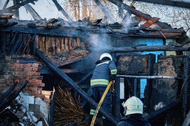 Фото для новини:Атака дронів на Черкаси: з'явилися фото наслідків
