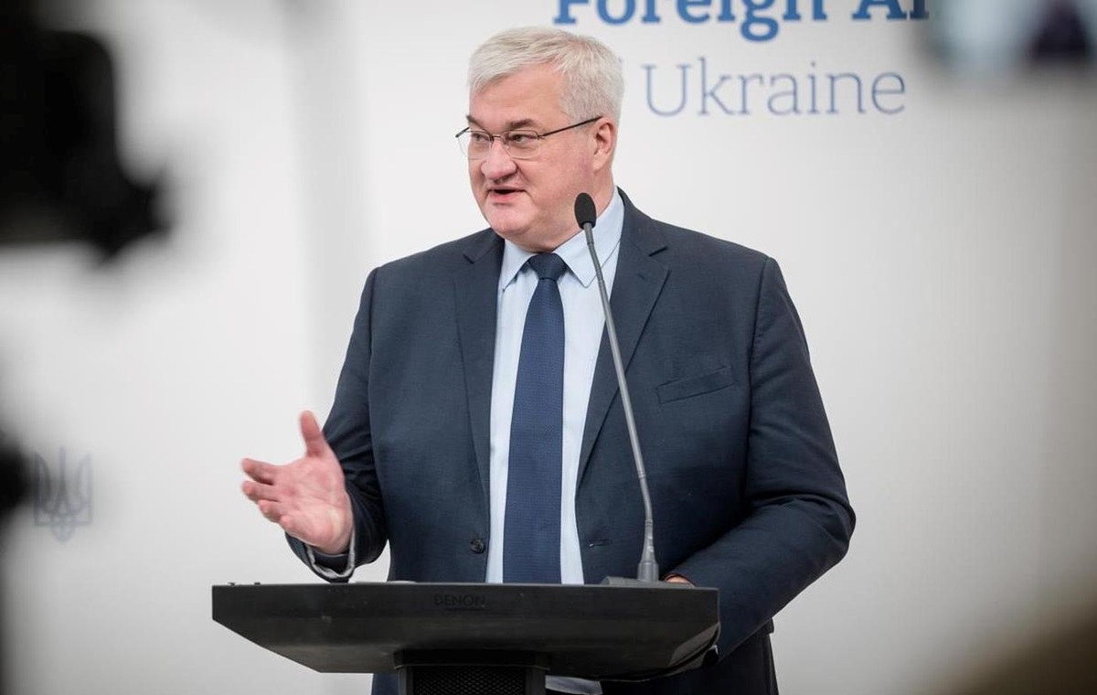 Фото для новини:Атака на Україну: Сибіга закликав розблокувати пакети санкцій та допомогу