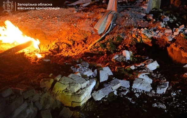 Фото для новини:Атака на Запоріжжя: пошкоджені багатоповерхівка та підприємство