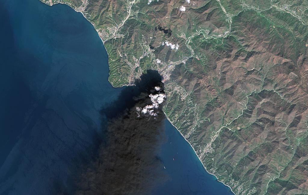 Фото для новини:Атаки дронів: танкери тікають з Туапсе до Новоросійська