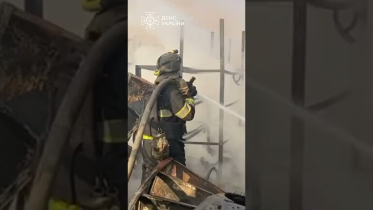 Фото для новини:МАСШТАБНА ПОЖЕЖА: Окупанти спопеляють Херсон