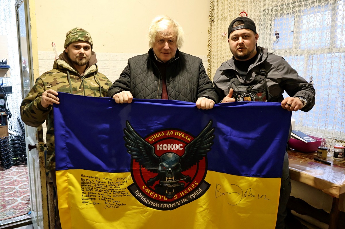 Фото для новини:Борис Джонсон опублікував репортаж про поїздку на Запоріжжя