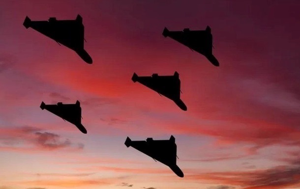 Фото для новини:БПЛА масовано атакували Чернігів: що відомо