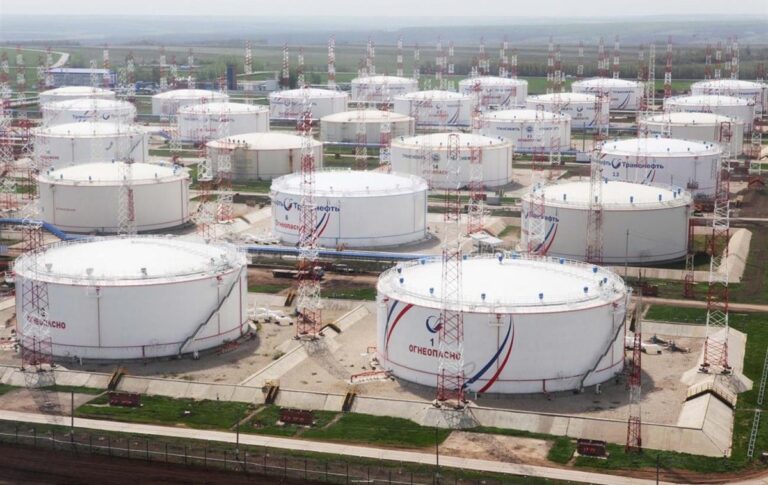 Фото для новини:БпЛА уразили стратегічну нафтостанцію Самара - ЗМІ