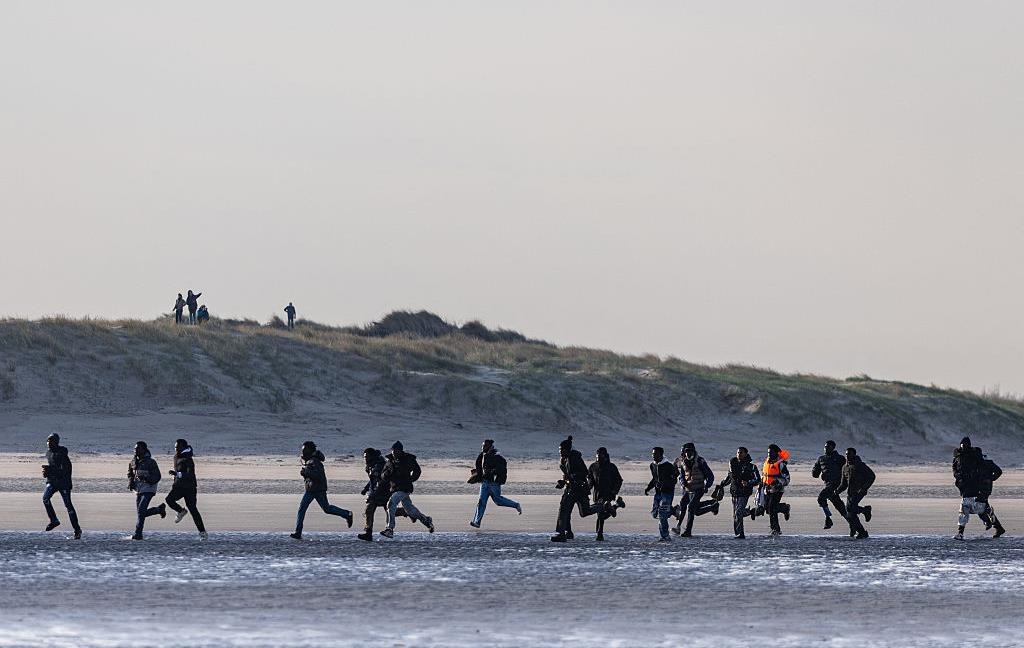Фото для новини:Британія та Франція уклали нову угоду про стримування потоків нелегалів