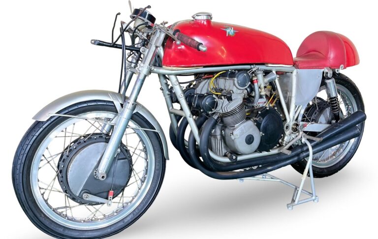 Фото для новини:Чемпіонський мотоцикл MV Agusta 1965 року продали за $1,3 мільйона