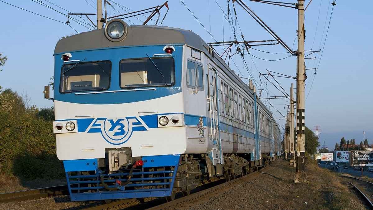 Фото для новини:Через надзвичайну подію затримується низка поїздів