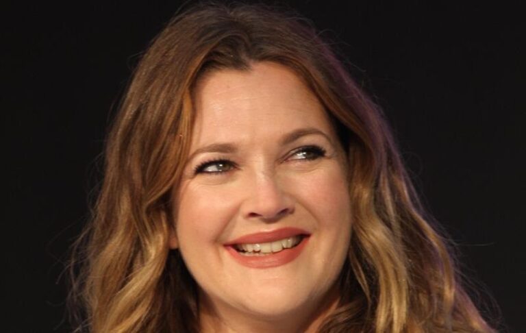 Фото для новини:Дрю Беррімор виставила на продаж свою історичну садибу