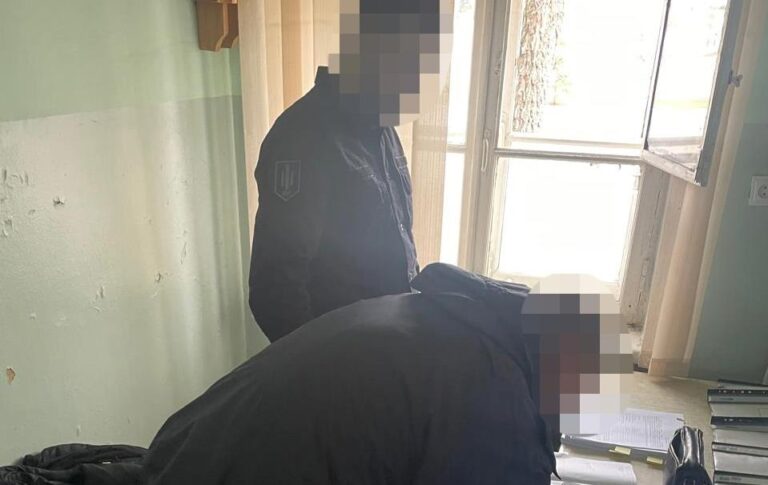 Фото для новини:Експравоохоронець ошукав військового на 600 тисяч