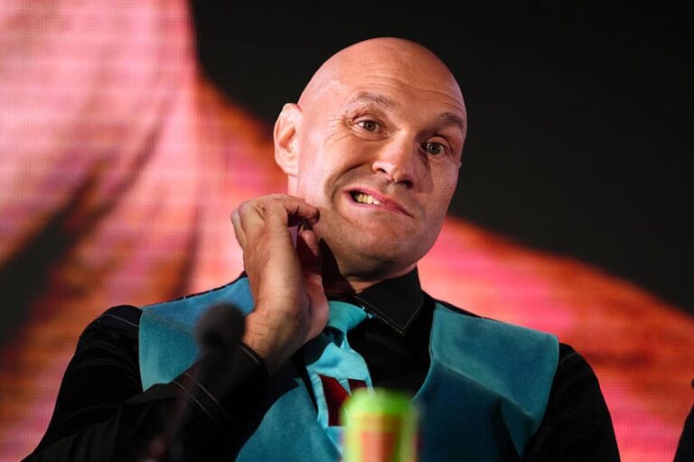 Фото для новини:Ф&rsquo;юрі розповів про ризики поразки у майбутньому поєдинку