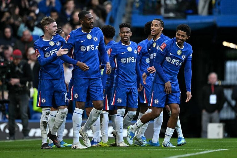 Фото для новини:Футболісти Челсі заступилися за скандального гравця