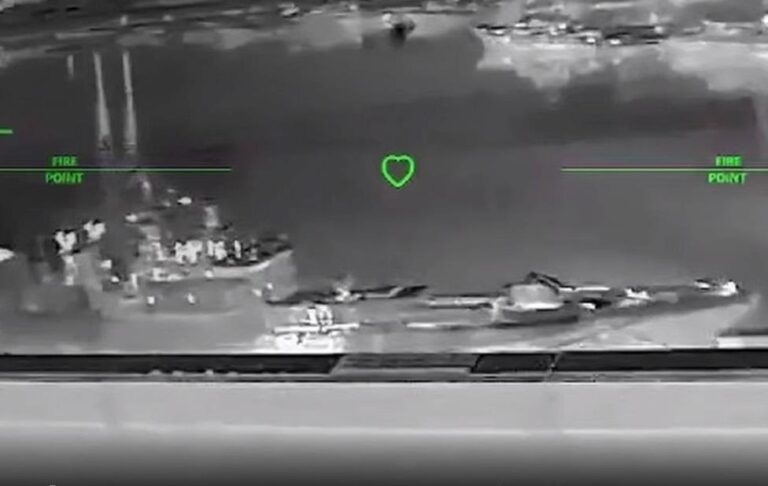 Фото для новини:Генштаб підтвердив ураження носія ракет Калібр