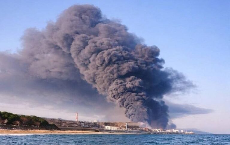 Фото для новини:Генштаб підтвердив ураження НПЗ у Туапсе