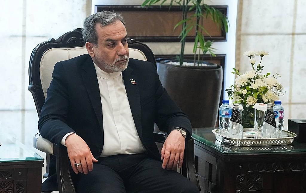 Фото для новини:Глава МЗС Ірану приїде в Пакистан на переговори з американцями - ЗМІ