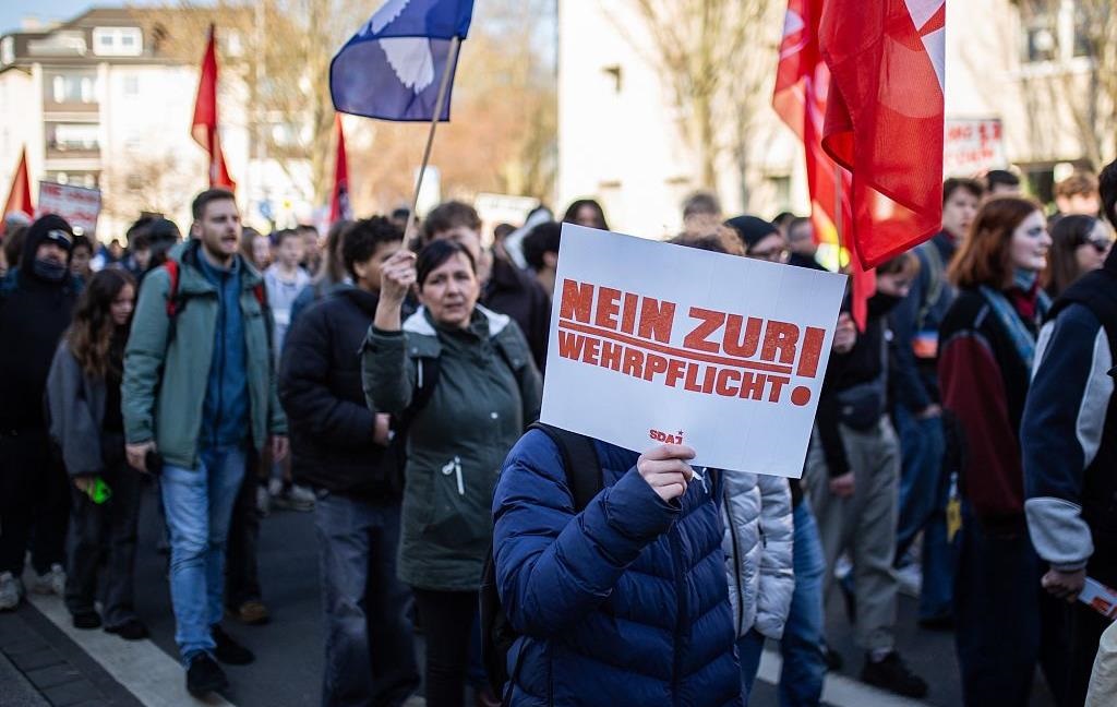 Фото для новини:Громадяни Німеччини масово відмовляються від військової служби - ЗМІ