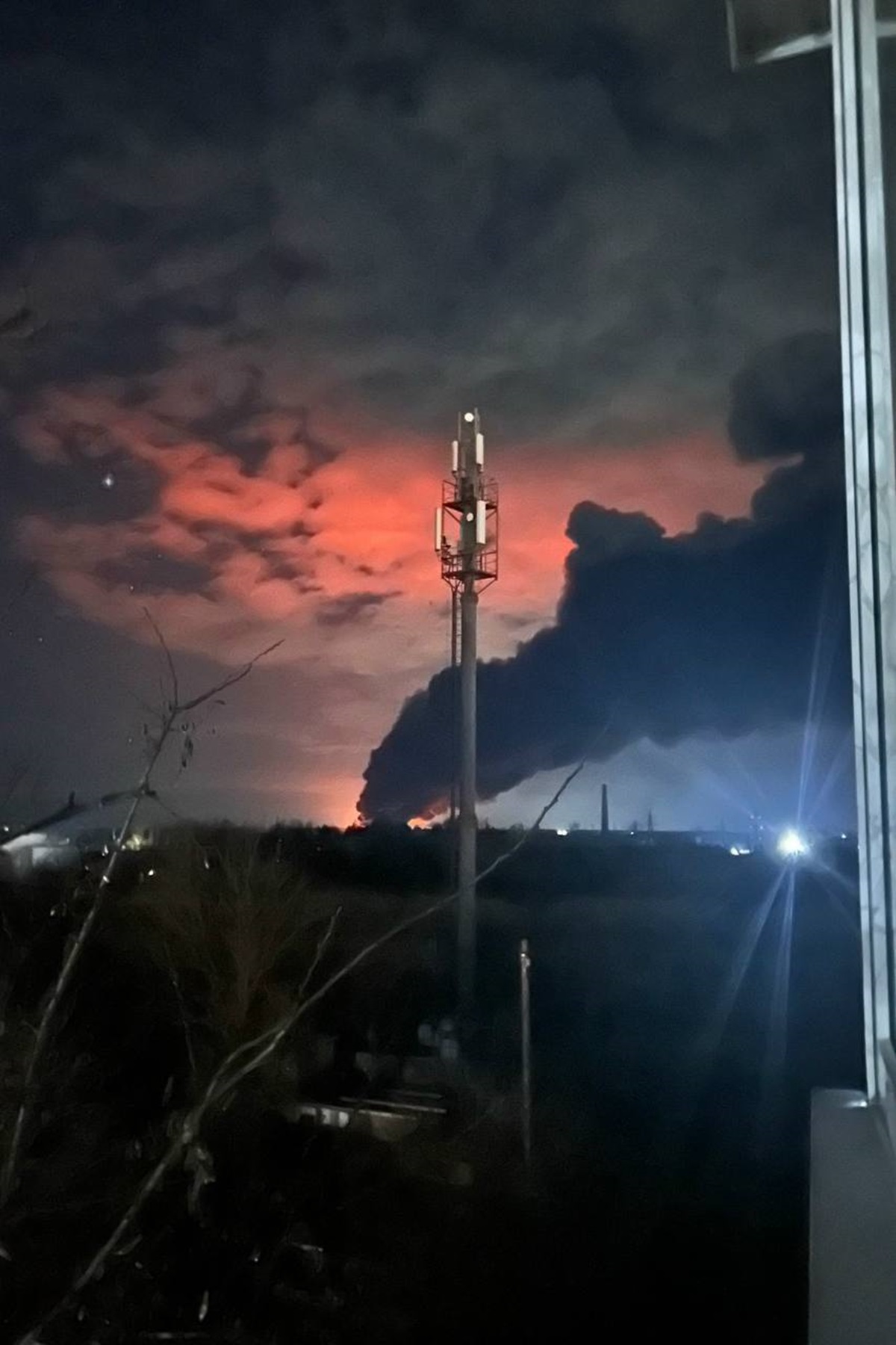 Фото для новини:Гуково, Саранськ, Волгоград: вибухи та пожежі в РФ