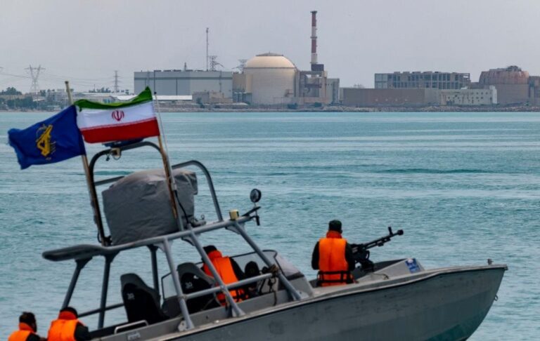 Фото для новини:Іран заявив про влучання поблизу Бушерської АЕС