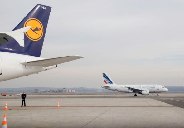 Фото для новини:Італія почала обмежувати заправку літаків