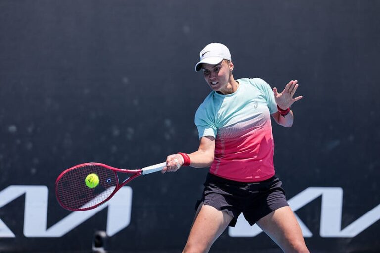 Фото для новини:Калініна виграла перший матч в основній сітці WTA 500 у Лінці