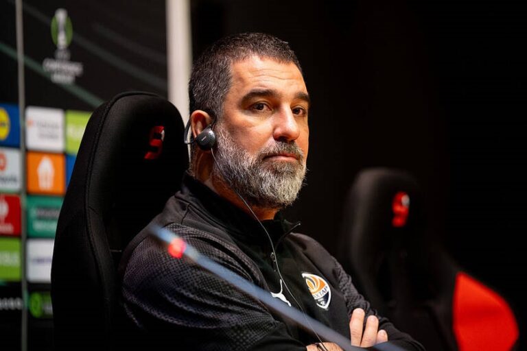 Фото для новини:Керманич Шахтаря очікує складне протистояння з нідерландцями