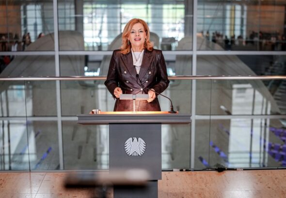 Фото для новини:Хакери зламили акаунт у Signal президентки Бундестагу - ЗМІ