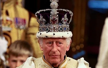 Фото для новини:Короля Чарльза III помітили в сільському магазині віскі