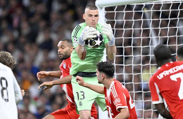 Фото для новини:Лунін здивував оцінками після матчу з Баварією