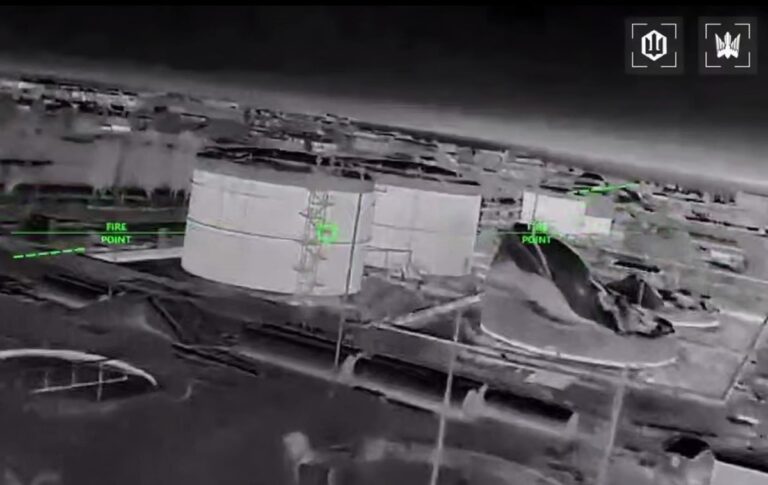 Фото для новини:Мадяр показав удари по нафтобазі в Феодосії