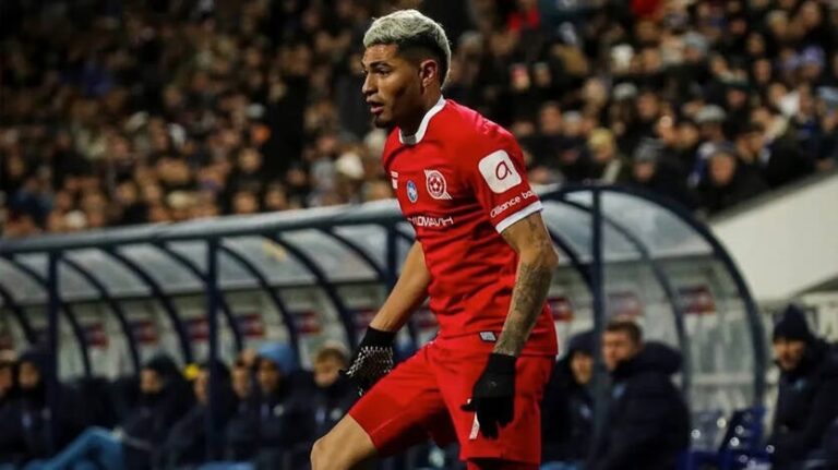 Фото для новини:Мендоса забиває Динамо чотири голи і досягає кількох досягнень