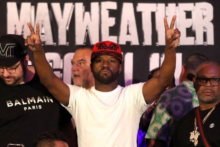 Фото для новини:Мейвезер анонсував виставковий бій напередодні реваншу з Пак&rsquo;яо