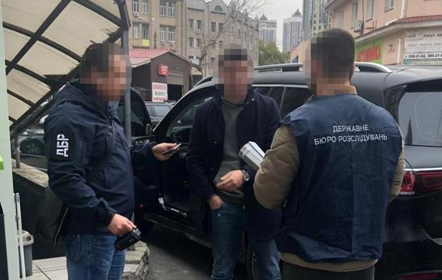 Фото для новини:Мільйона схема: у Києві адвокат прагнув переписати на себе елітні квартири