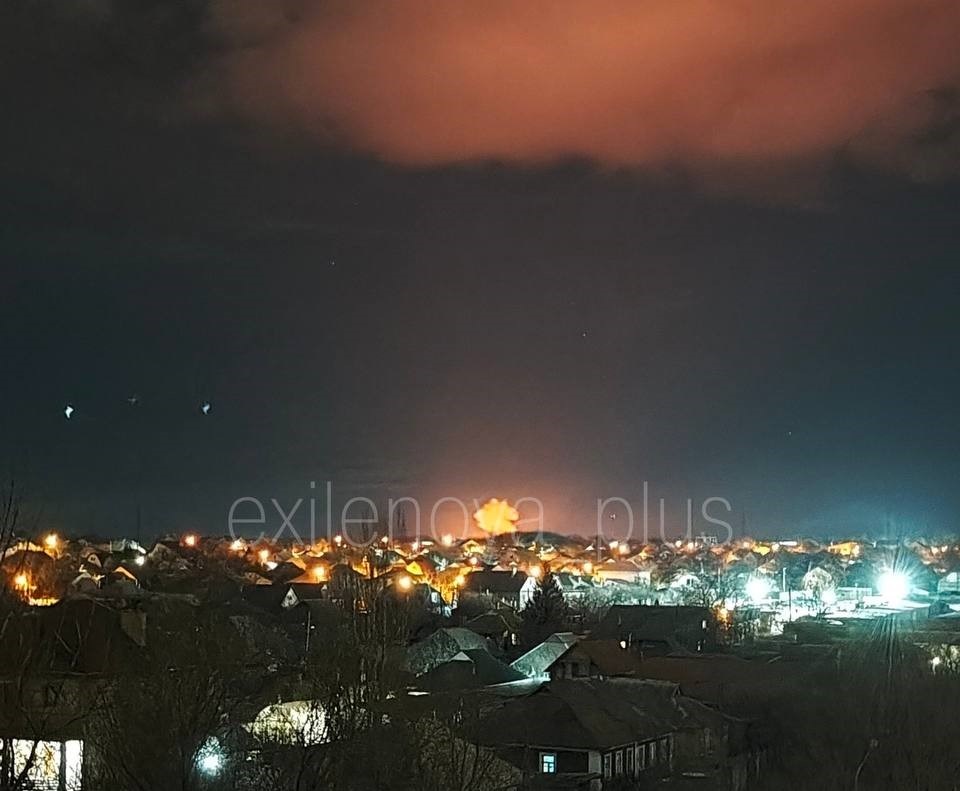 Фото для новини:На Луганщині після атаки БпЛА палають бази росіян