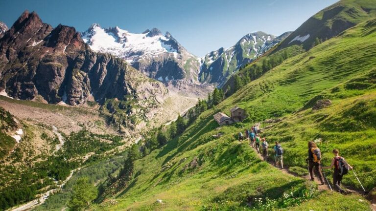 Фото для новини:Названо п&rsquo;ять найкращих пішохідних маршрутів Європи