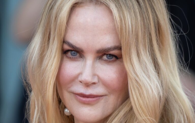 Фото для новини:Ніколь Кідман готується стати доулою смерті після втрати матері