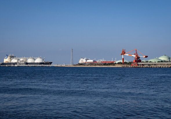 Фото для новини:Перший СПГ-танкер пройшов Ормузькою протокою