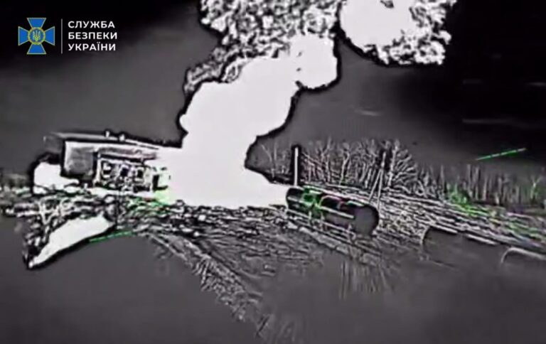 Фото для новини:Під Луганськом знищено ешелони росіян з пальним