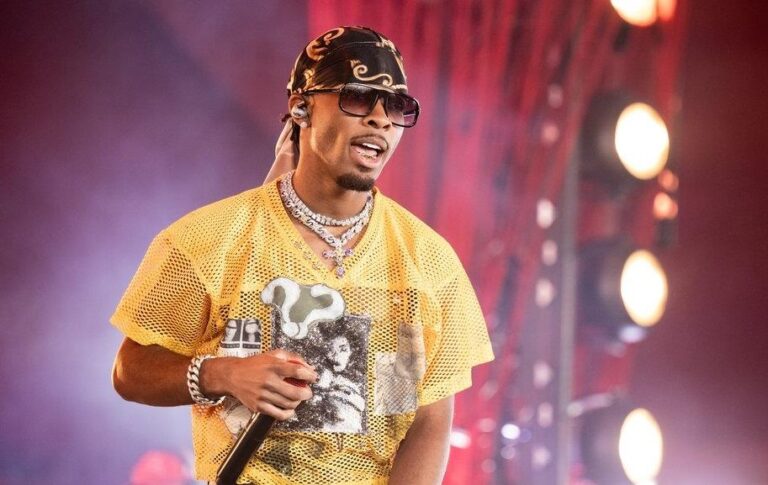 Фото для новини:Популярного співака звинуватили у вбивстві 14-річної дівчинки