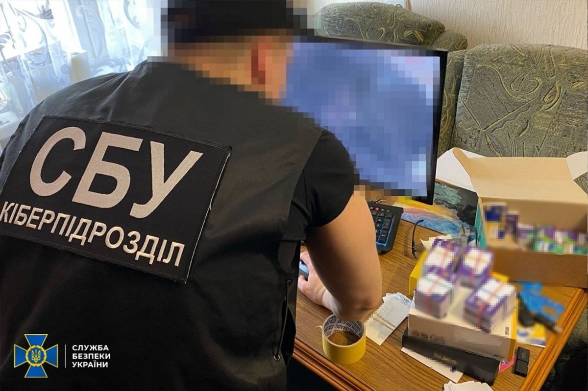 Фото для новини:Поширювала фейки про Україну:викрито ботоферму на 20 тисяч акаунтів