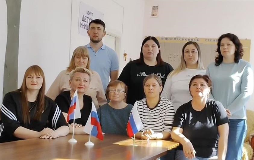 Фото для новини:Пранкер змусив учителів в РФ записати ролики за мотивами промови Гітлера