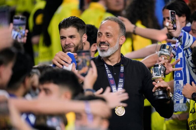 Фото для новини:Президент клубу Іспанії використав ШІ для вибору наставника