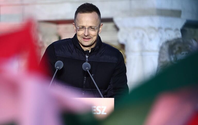 Фото для новини:Проросійський Сійярто матиме місце в новому парламенті Угорщини