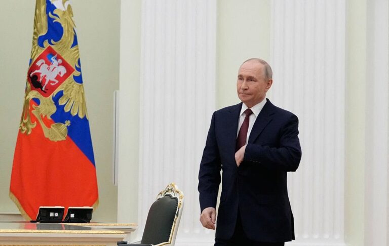 Фото для новини:Путін анонсував "великоднє перемир'я"