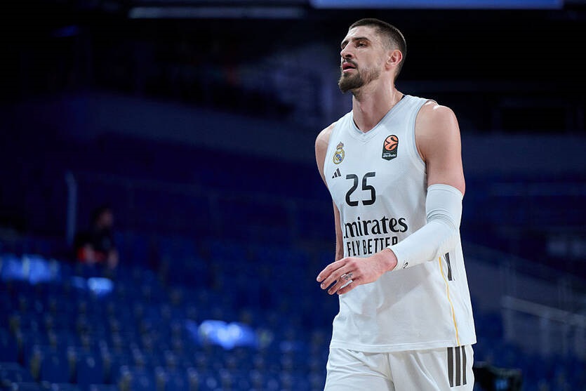 Фото для новини:Результативна гра Леня допомогла розгромити суперника