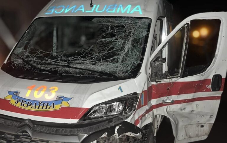 Фото для новини:РФ під час перемир'я атакувала "швидку" на Сумщині: є поранені