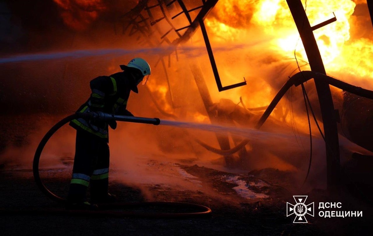 Фото для новини:Росія атакувала портову інфраструктуру Одещини