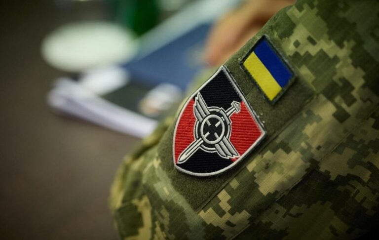 Фото для новини:Росія поширила фейк про українських фахівців ППО на Близькому Сході