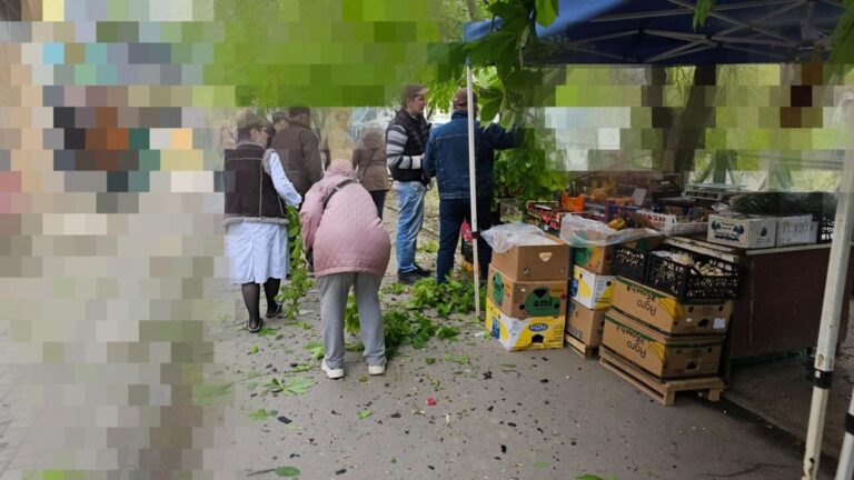 Фото для новини:Росіяна вдарили по Херсону, троє поранених