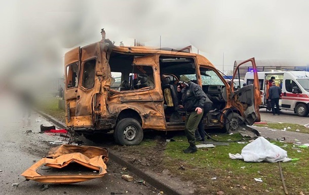 Фото для новини:Росіяни двічі за вечір атакували автостоянки у Сумах