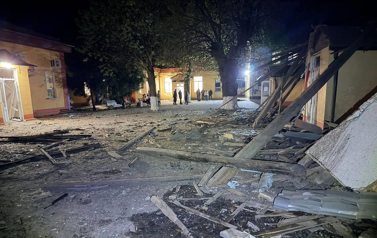 Фото для новини:Росіяни зруйнували "шахедами" лікарню на Одещині