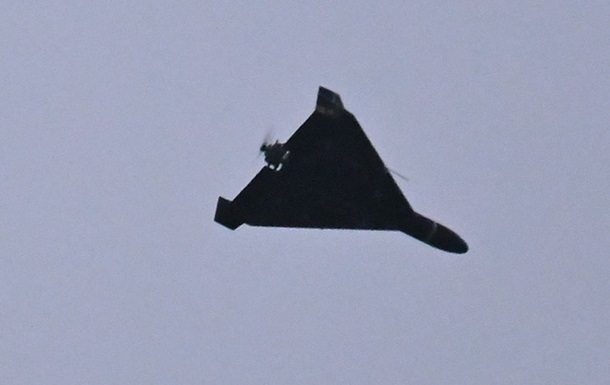 Фото для новини:"Шахед" влучив в адмінбудівлю в центрі Чернігова